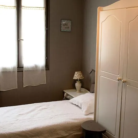 Semesterbostad La Maison Orange 2